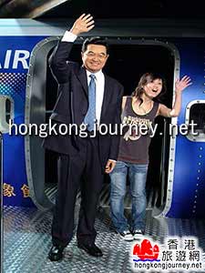 杜莎夫人蜡像馆
国家主席胡锦涛蜡像
(香港旅游网)